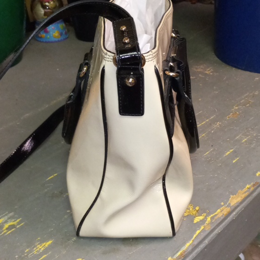 Kate Spade purse - Picture 3 of 7
